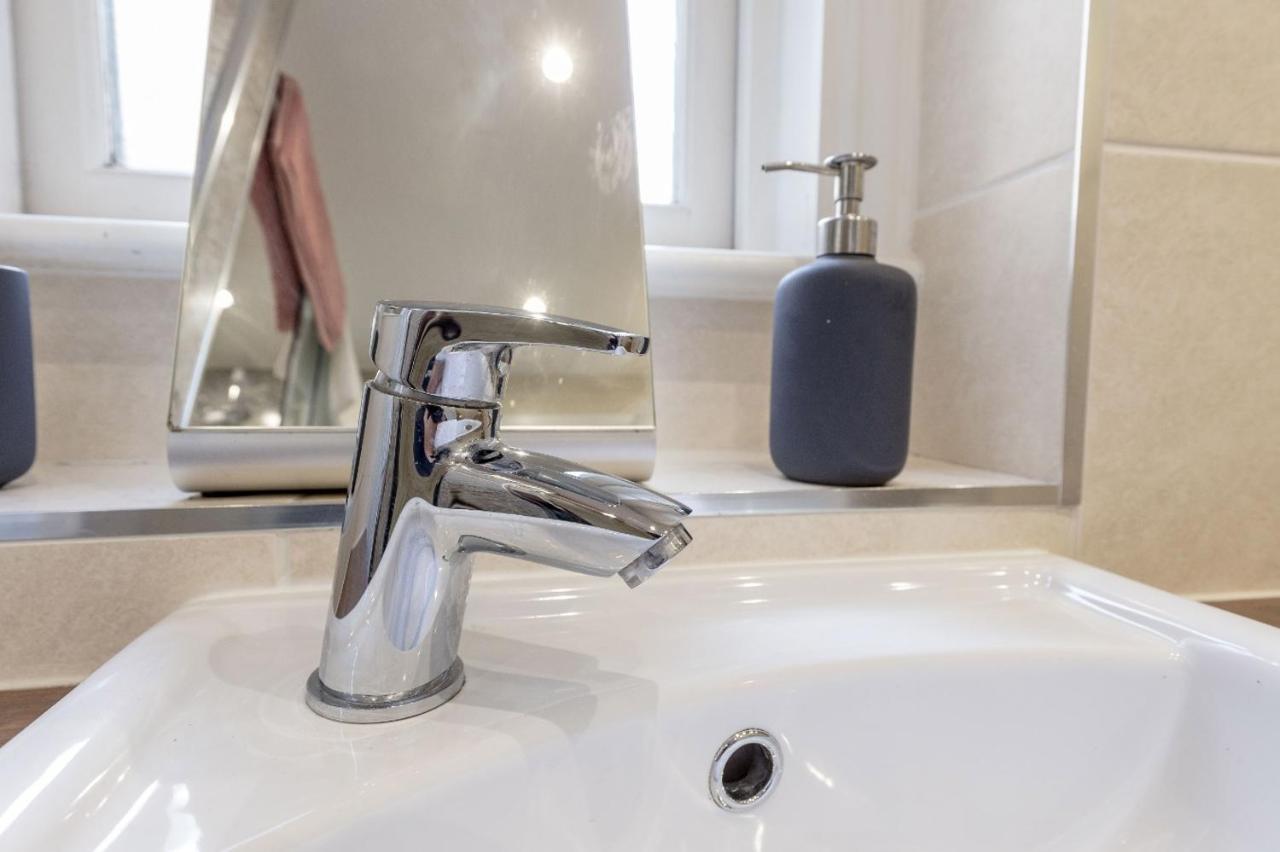 Stunning 1 Bed At Holyrood Palace & Arthurs Seat Edimburgo Esterno foto